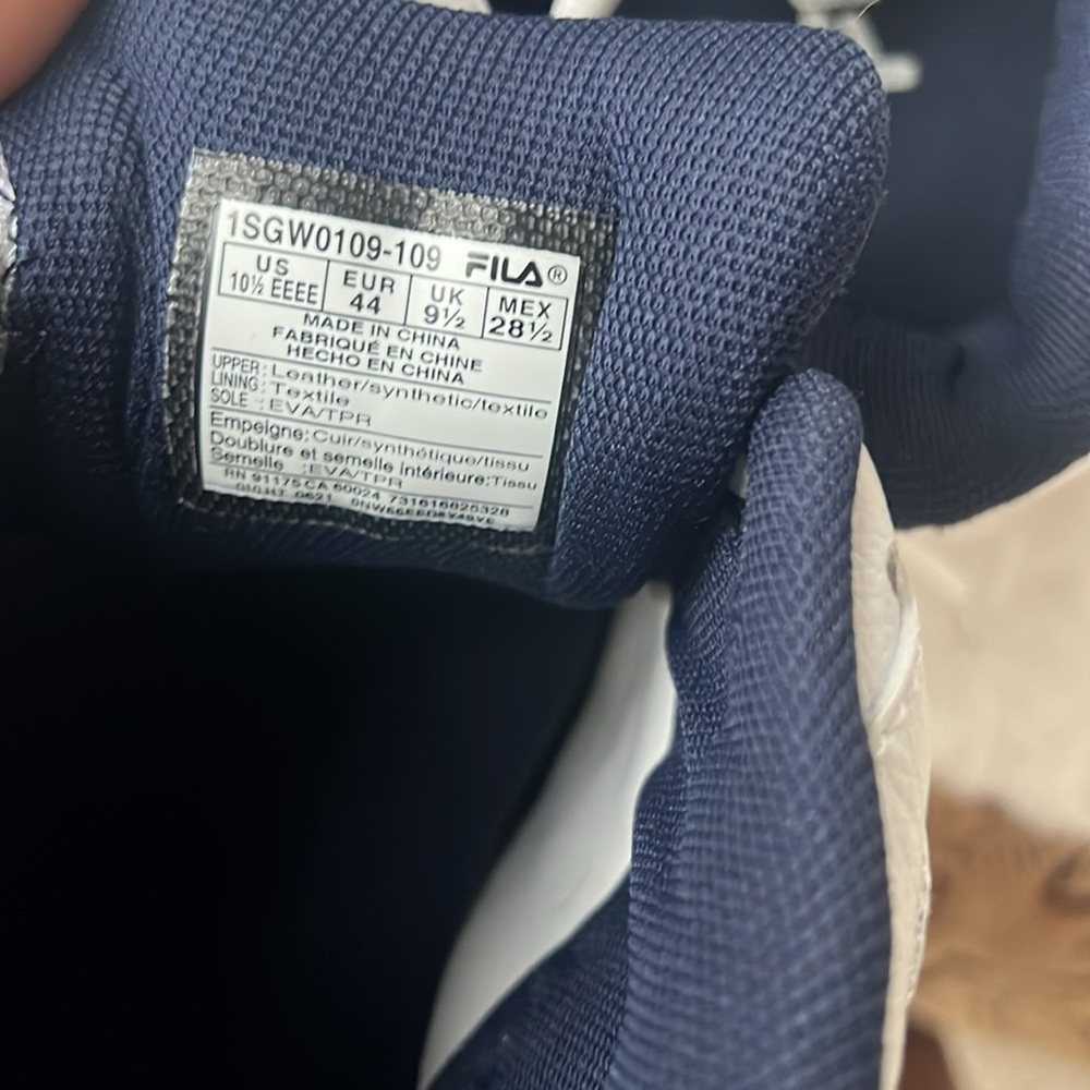 Men’s Fila sneakers - Picture 7 of 8